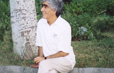 Şeir Şərqdən doğur. Şərqdən də Şərqdə. Hərdən Günəş də - Vaqif Bayatlı Odər yazır