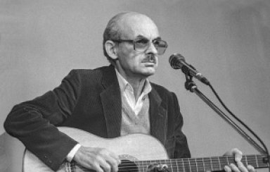 Bulat Okucavanın şeirləri Vaqif Bayatlı Odərin tərcüməsində 